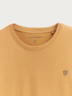 Camisetas<Alvaro Moreno CAMISETA BASICA Mostaza