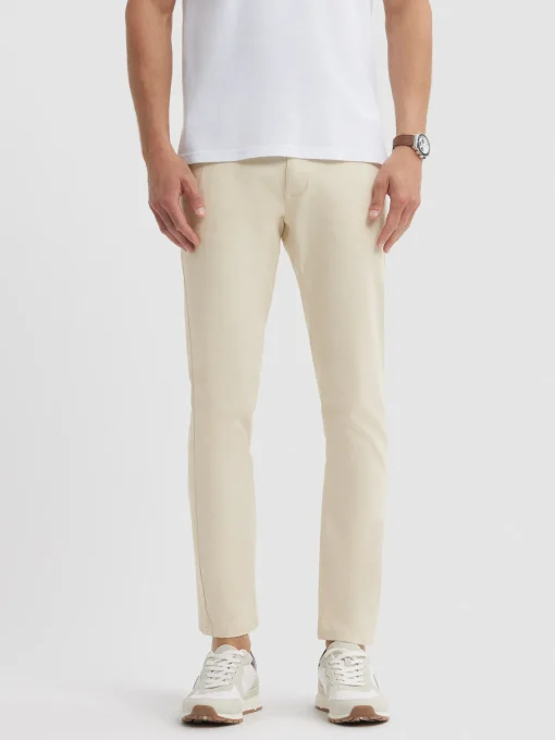 Chino<Alvaro Moreno PANTALON CHINO COMFORT Crudo
